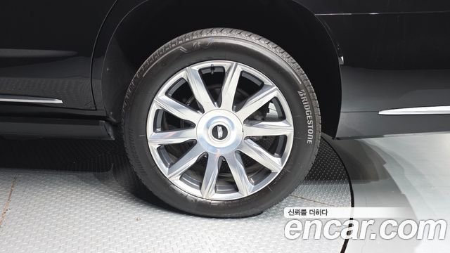 Cadillac Escalade (V) 6.2 Premium Luxury Platinum 2023 — фото 21