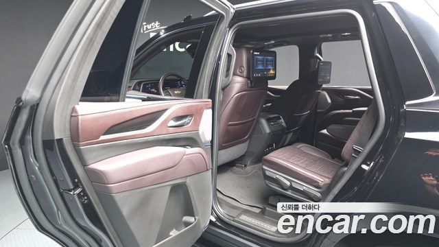 Cadillac Escalade (V) 6.2 Premium Luxury Platinum 2023 — фото 26