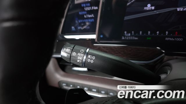 Cadillac Escalade (V) 6.2 Premium Luxury Platinum 2023 — фото 30