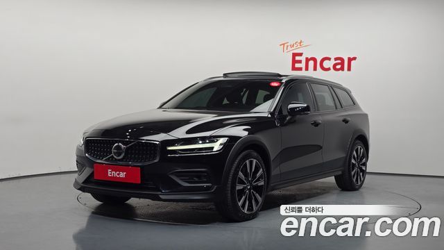 Volvo V60 Cross Country (II) B5 Ultra AWD