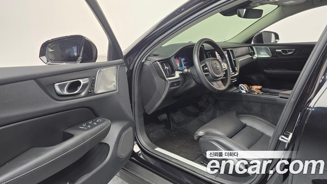 Volvo V60 Cross Country (II) B5 Ultra AWD 2025 — фото 10