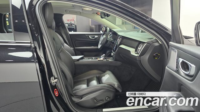 Volvo V60 Cross Country (II) B5 Ultra AWD 2025 — фото 26