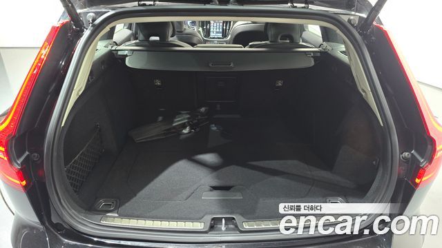 Volvo V60 Cross Country (II) B5 Ultra AWD 2025 — фото 28