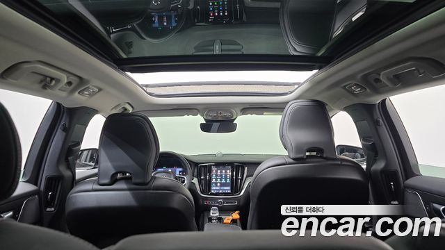 Volvo V60 Cross Country (II) B5 Ultra AWD 2025 — фото 29