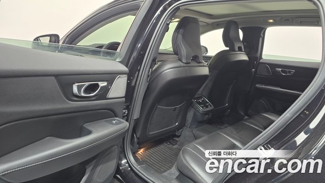 Volvo V60 Cross Country (II) B5 Ultra AWD 2025 — фото 34