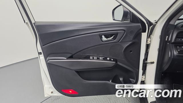 KG Mobility (SsangYong) Tivoli Air 1.6 RX 4WD 2017 — фото 24