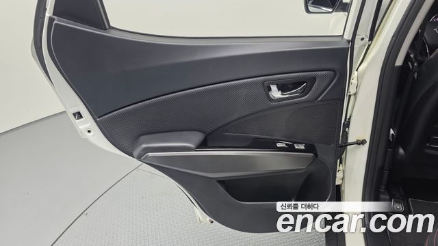 KG Mobility (SsangYong) Tivoli Air 1.6 RX 4WD 2017 — фото 25