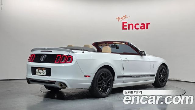 Ford Mustang Convertible 2014 — фото 2