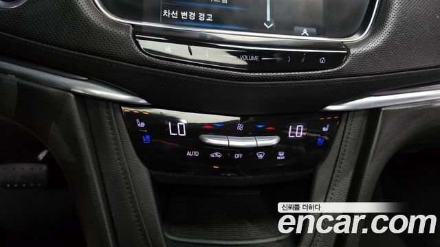 Cadillac XT5 3.6 Premium AWD 2018 — фото 22