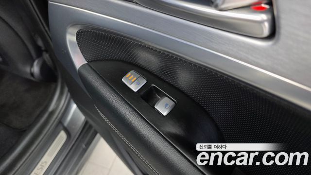 Genesis G70 2.0T Supreme 2018 — фото 19