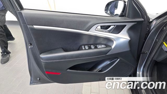 Genesis G70 2.0T Supreme 2018 — фото 24