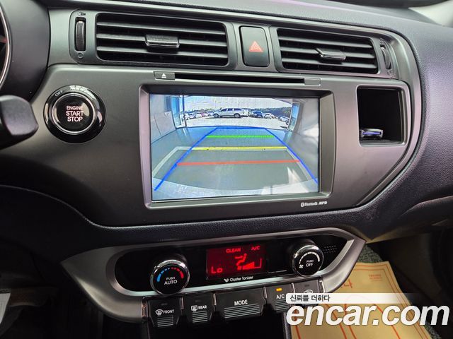 Kia Pride 1.6 GDI Hatchback Prestige 2013 — фото 21