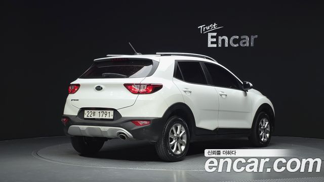 Kia Stonic Diesel 1.6 Deluxe 2018 — фото 2