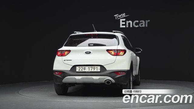 Kia Stonic Diesel 1.6 Deluxe 2018 — фото 4