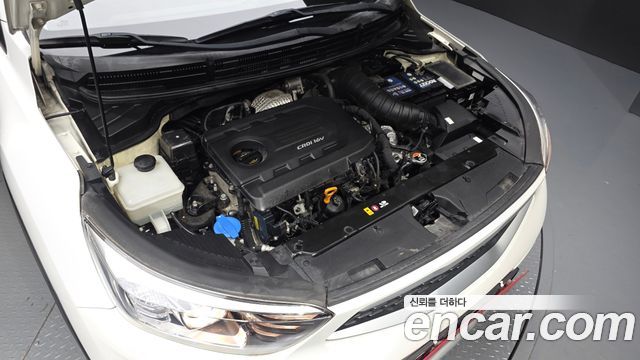 Kia Stonic Diesel 1.6 Deluxe 2018 — фото 6