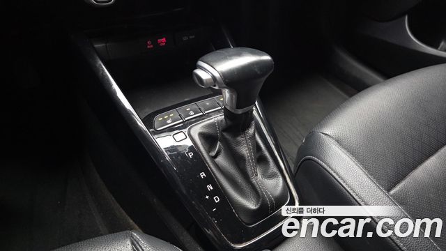 Kia Stonic Diesel 1.6 Deluxe 2018 — фото 9