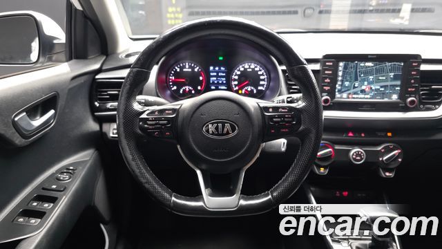 Kia Stonic Diesel 1.6 Deluxe 2018 — фото 13