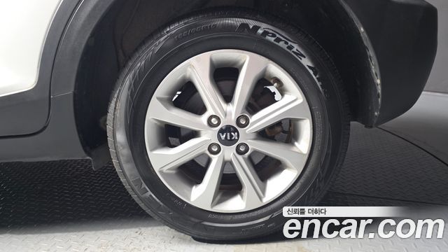 Kia Stonic Diesel 1.6 Deluxe 2018 — фото 21