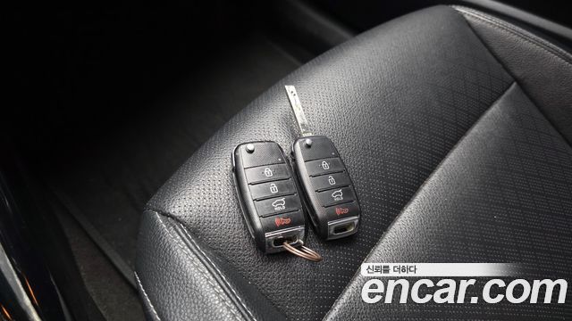 Kia Stonic Diesel 1.6 Deluxe 2018 — фото 27