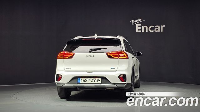 Kia Niro 1.6 HEV Noblesse 2022 — фото 4