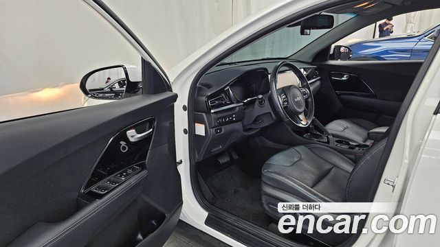 Kia Niro 1.6 HEV Noblesse 2022 — фото 10