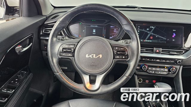Kia Niro 1.6 HEV Noblesse 2022 — фото 13