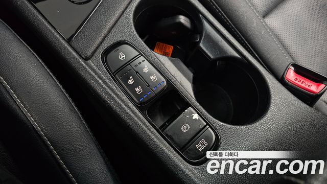 Kia Niro 1.6 HEV Noblesse 2022 — фото 18