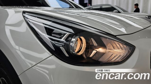 Kia Niro 1.6 HEV Noblesse 2022 — фото 22