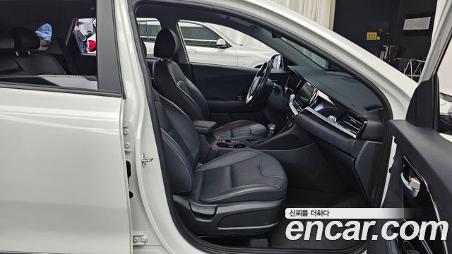 Kia Niro 1.6 HEV Noblesse 2022 — фото 26