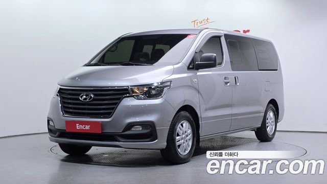 Hyundai Grand Starex Van 5-Seater Modern