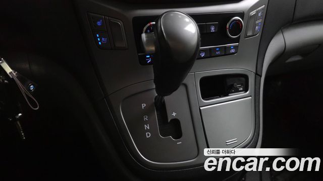 Hyundai Grand Starex Van 5-Seater Modern 2021 — фото 9