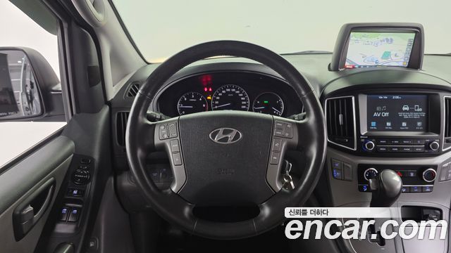 Hyundai Grand Starex Van 5-Seater Modern 2021 — фото 13