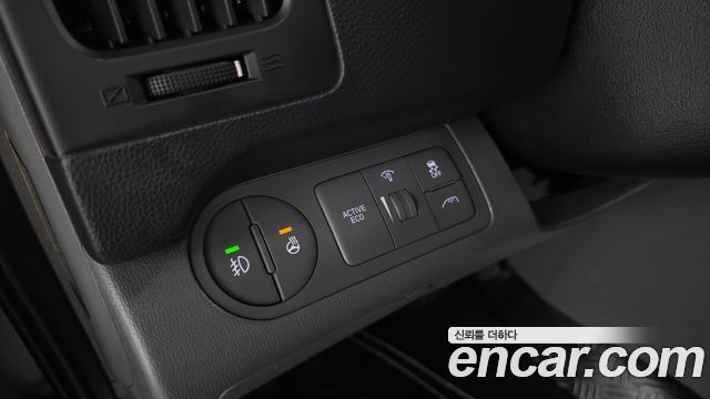 Hyundai Grand Starex Van 5-Seater Modern 2021 — фото 19