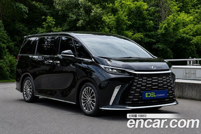 Lexus LM (II) 500h Royal