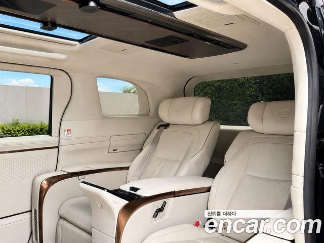 Lexus LM (II) 500h Royal 2025 — фото 15