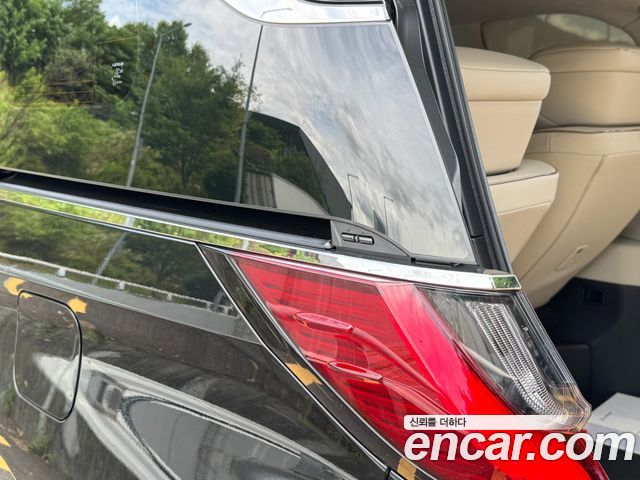 Lexus LM (II) 500h Royal 2025 — фото 24