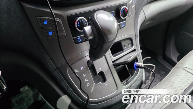 Hyundai Grand Starex Van 3-Seater Smart 2019 — фото 9