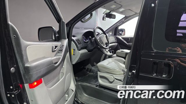 Hyundai Grand Starex Van 3-Seater Smart 2019 — фото 10