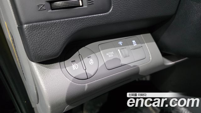 Hyundai Grand Starex Van 3-Seater Smart 2019 — фото 12