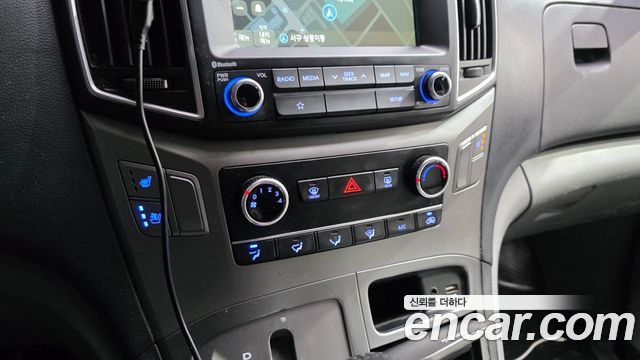 Hyundai Grand Starex Van 3-Seater Smart 2019 — фото 16