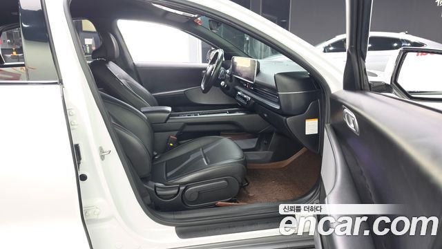 Hyundai Ioniq 6 Long Range Exclusive + 2023 — фото 11