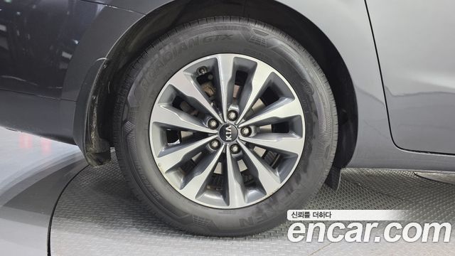 Kia Carnival 11-seater Prestige 2015 — фото 5