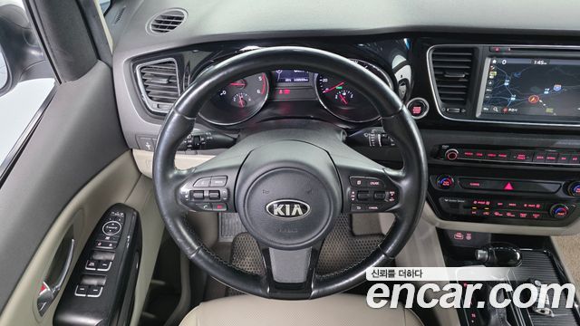 Kia Carnival 11-seater Prestige 2015 — фото 13