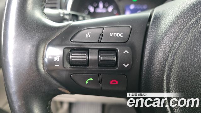 Kia Carnival 11-seater Prestige 2015 — фото 16