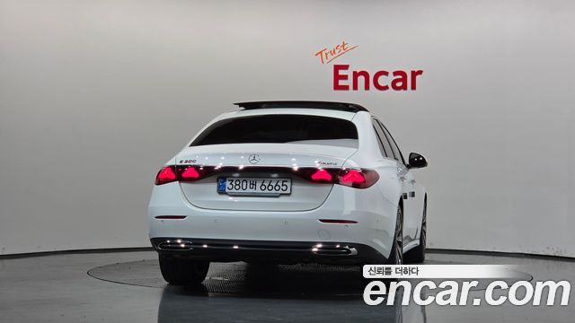 Mercedes-Benz E-Class (W214) E300 4MATIC Exclusive 2024 — фото 4
