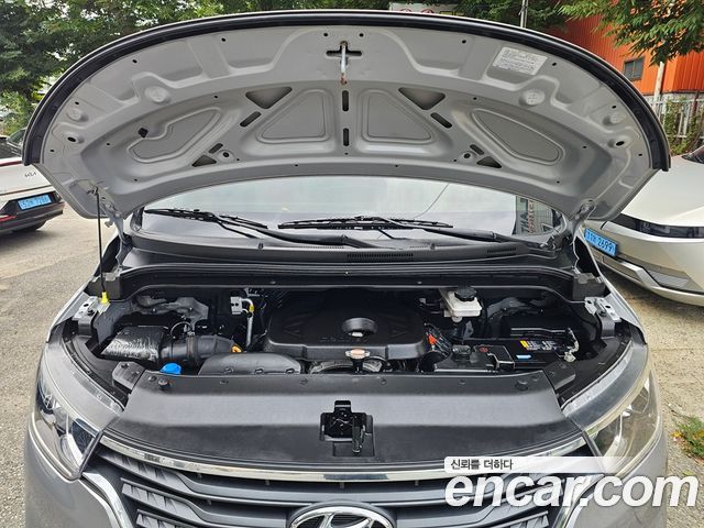 Hyundai Grand Starex Van 3-Seater Smart 2021 — фото 2