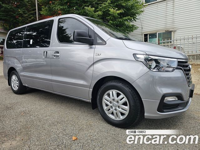 Hyundai Grand Starex Van 3-Seater Smart 2021 — фото 4