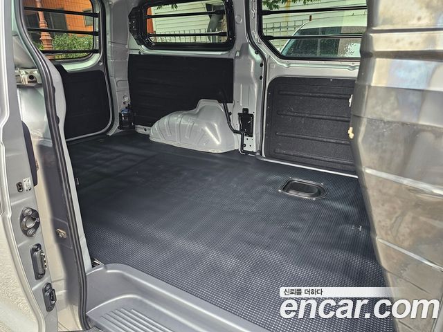 Hyundai Grand Starex Van 3-Seater Smart 2021 — фото 9
