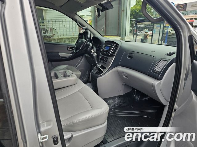 Hyundai Grand Starex Van 3-Seater Smart 2021 — фото 18