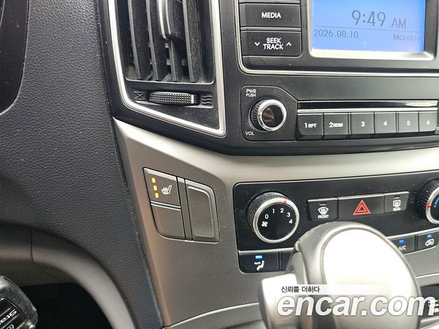 Hyundai Grand Starex Van 3-Seater Smart 2021 — фото 21